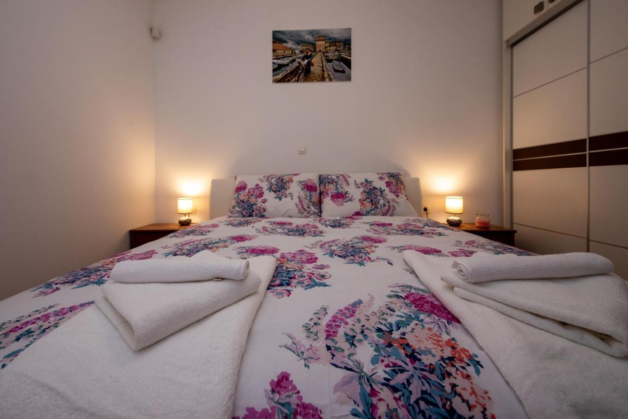 Apartment Miss Tina Trogir Exteriér fotografie