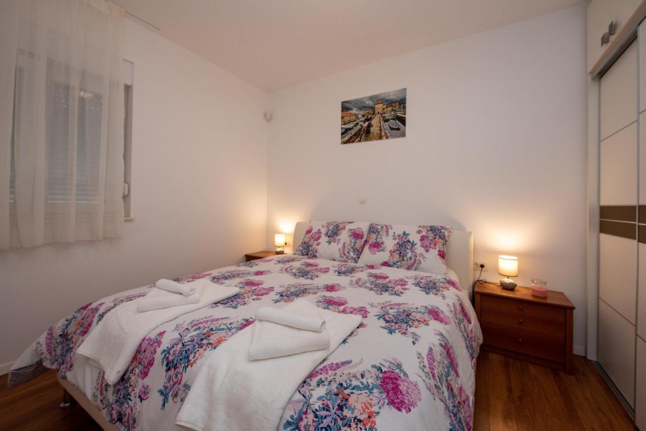 Apartment Miss Tina Trogir Exteriér fotografie